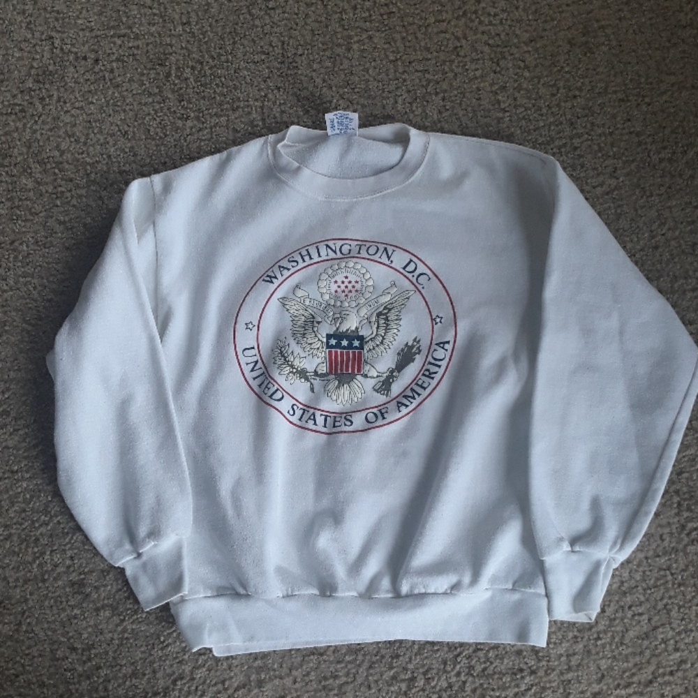 Delta 50/50 Washington,d.c. sweater